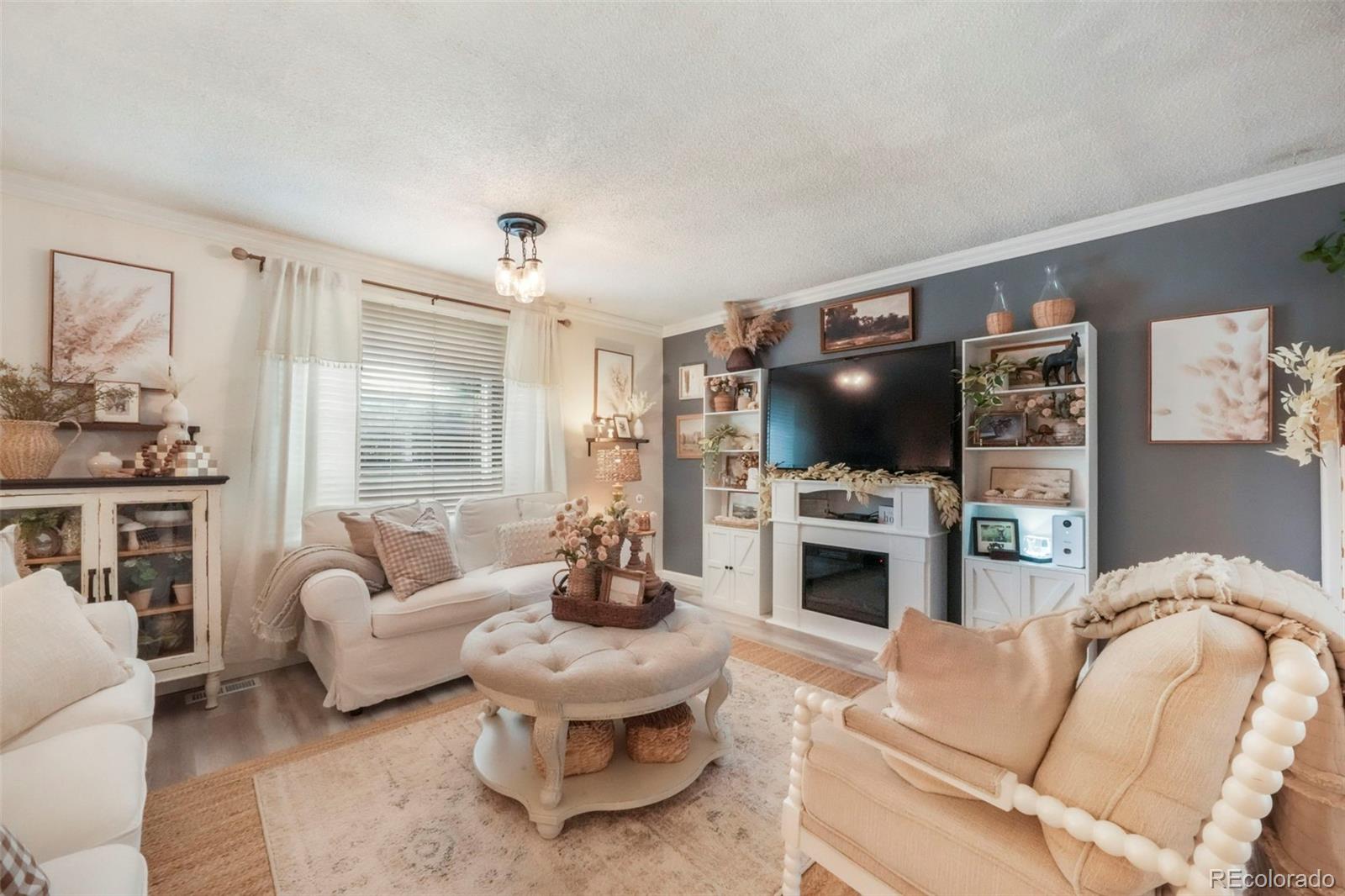 8280 Everett Way
