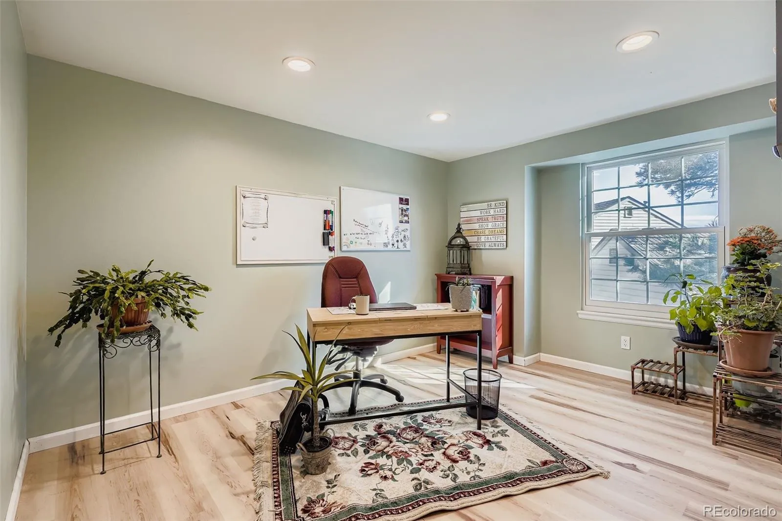 Littleton, Colorado 80123, United States, 3 Bedrooms Bedrooms, ,2 BathroomsBathrooms,Residential,Coming Soon,226408