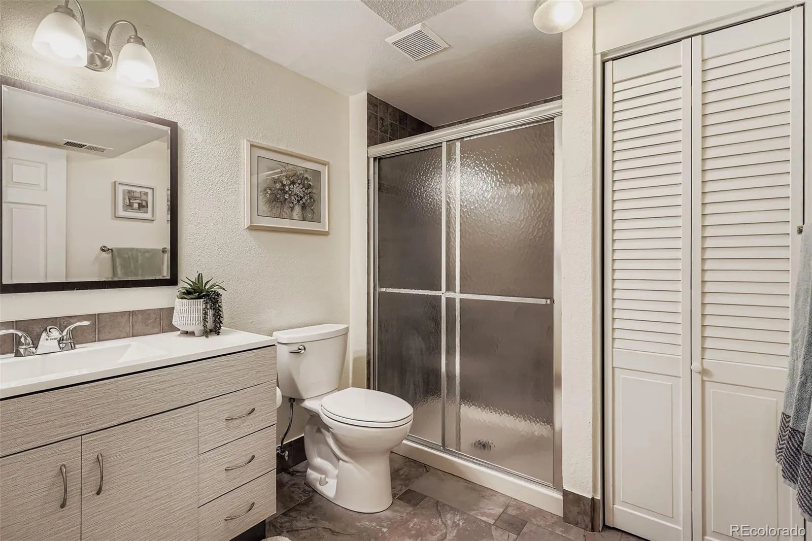 Littleton, Colorado 80123, United States, 3 Bedrooms Bedrooms, ,2 BathroomsBathrooms,Residential,Coming Soon,226408