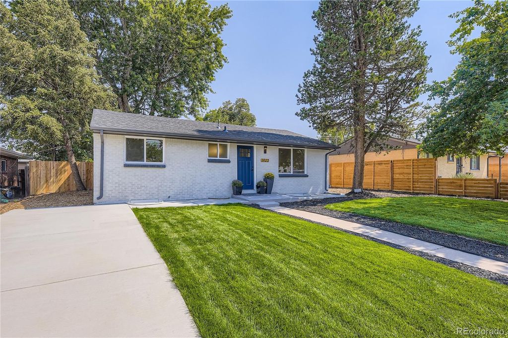 Photo of 3722 S Green Court, Englewood, CO 80110 (MLS # 1948396)