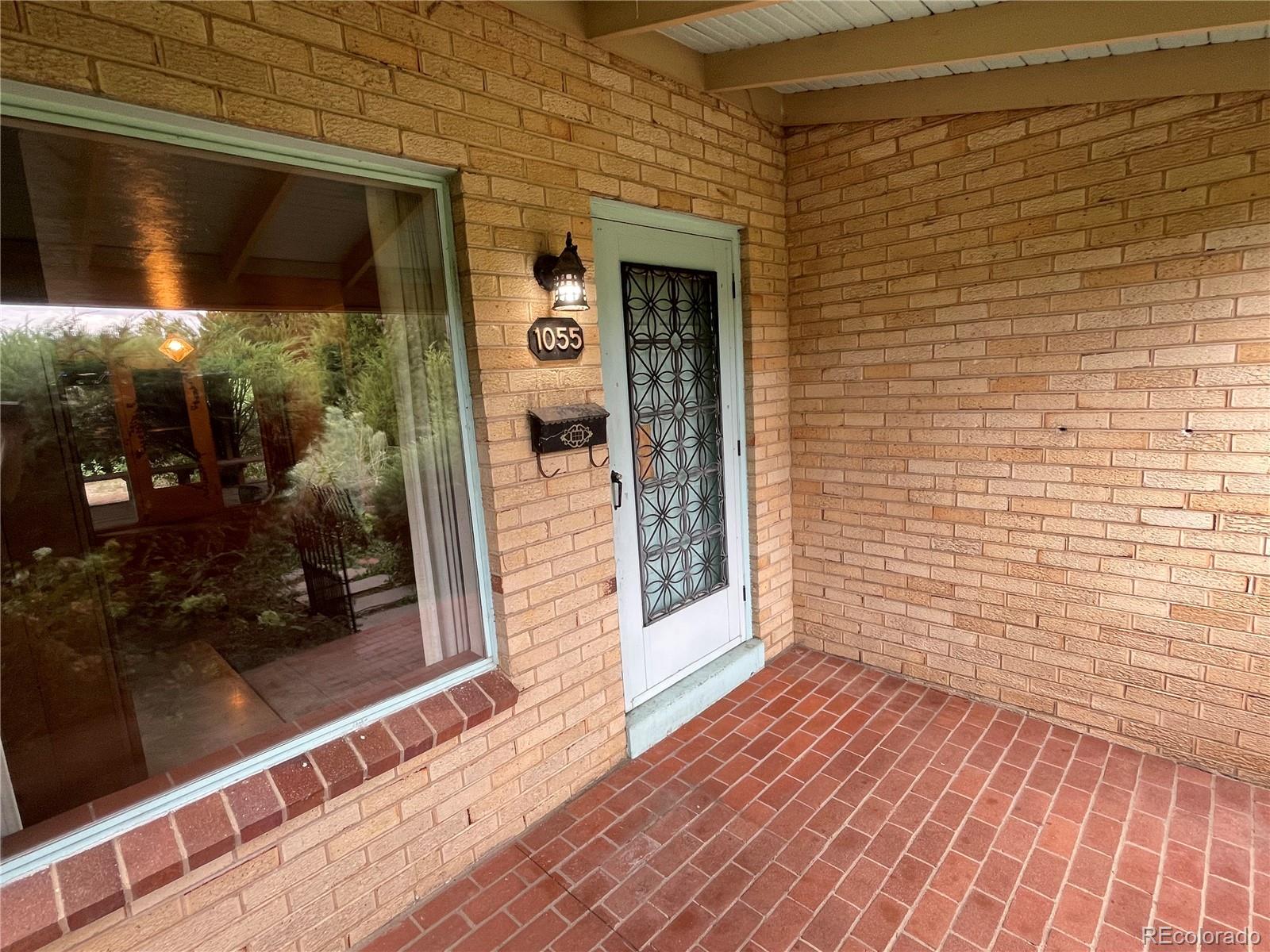 1055 Krameria Street