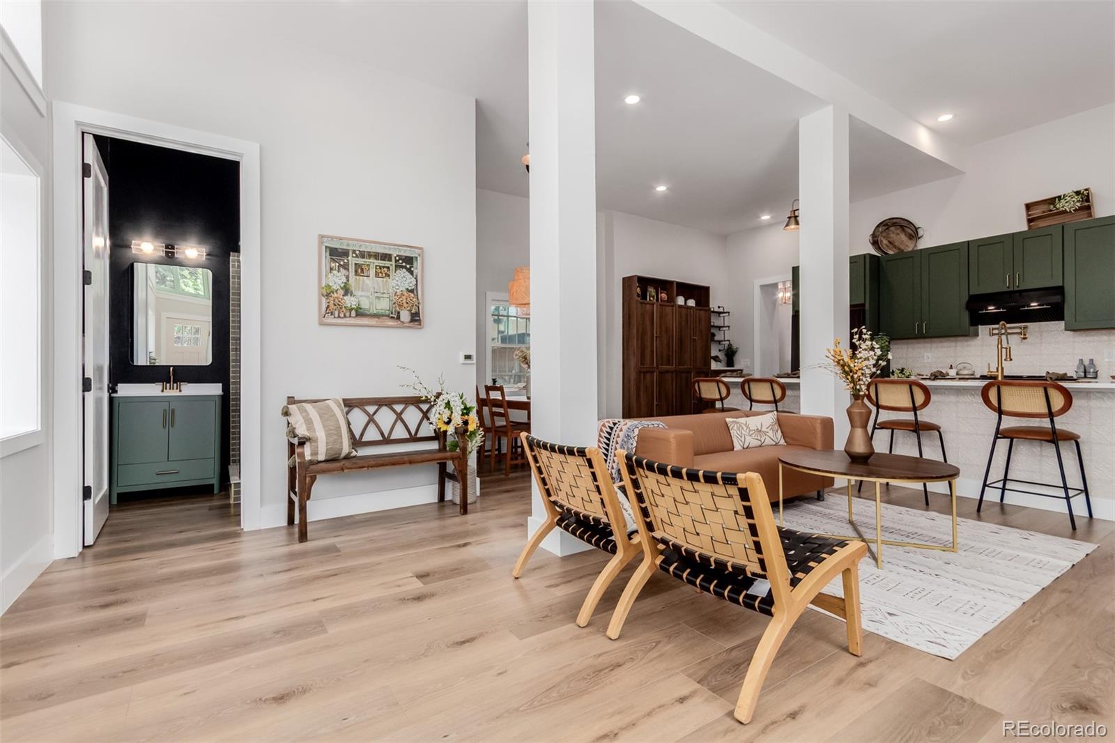 95 W Byers Place
