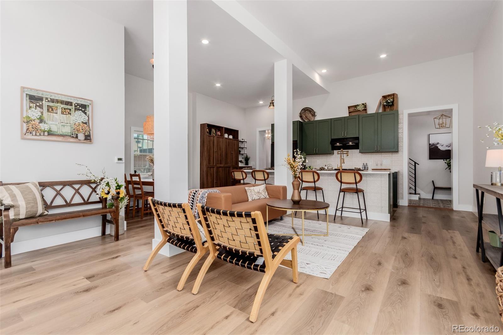 95 W Byers Place