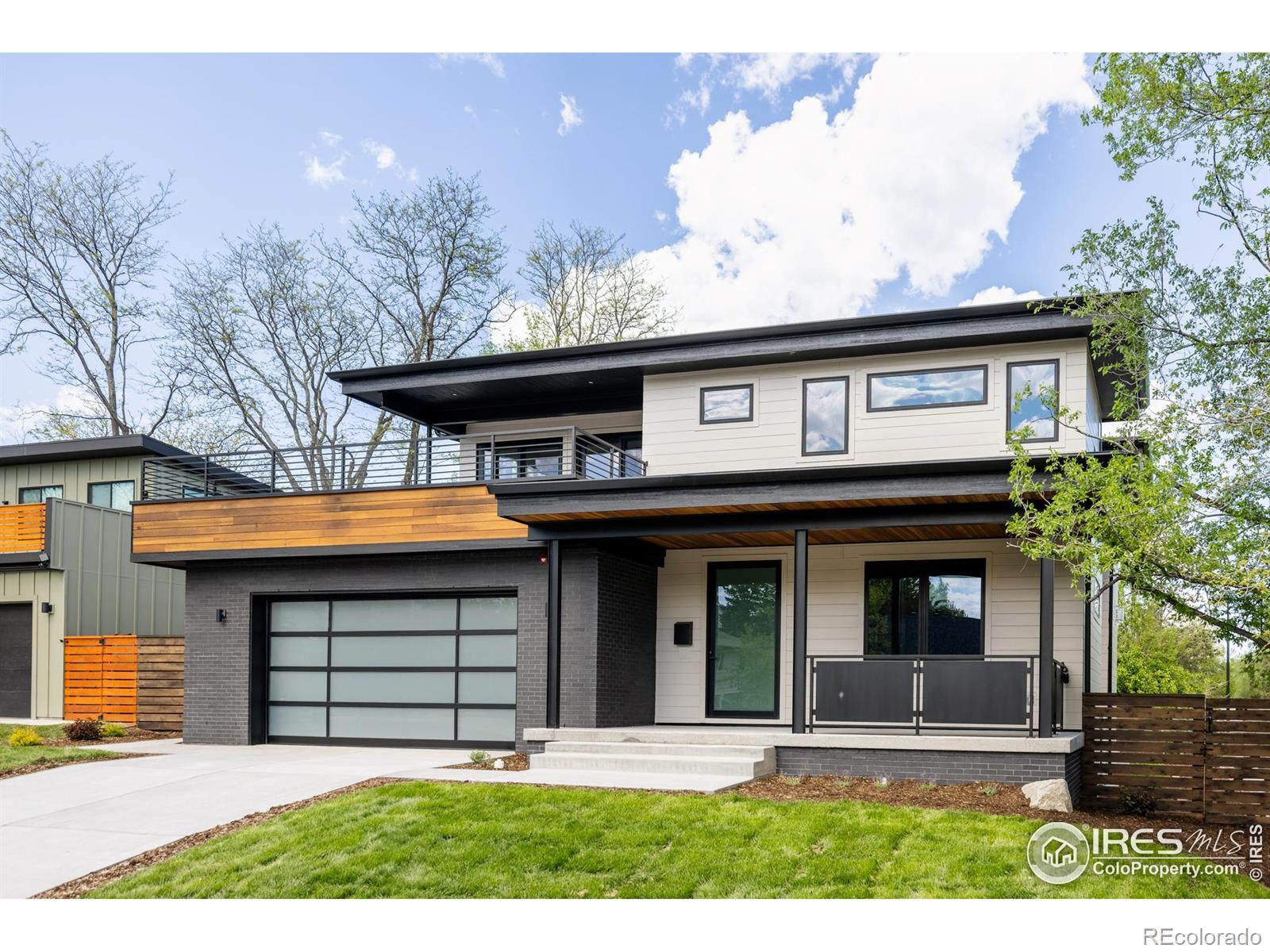 2595 Glenwood Drive