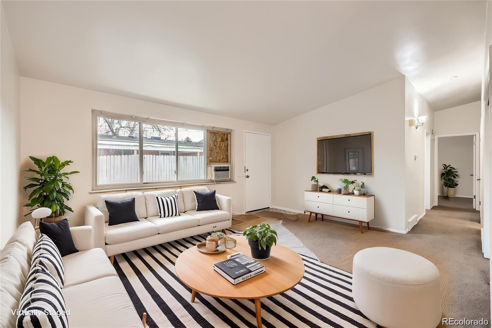 4585/4587 E Yale Avenue