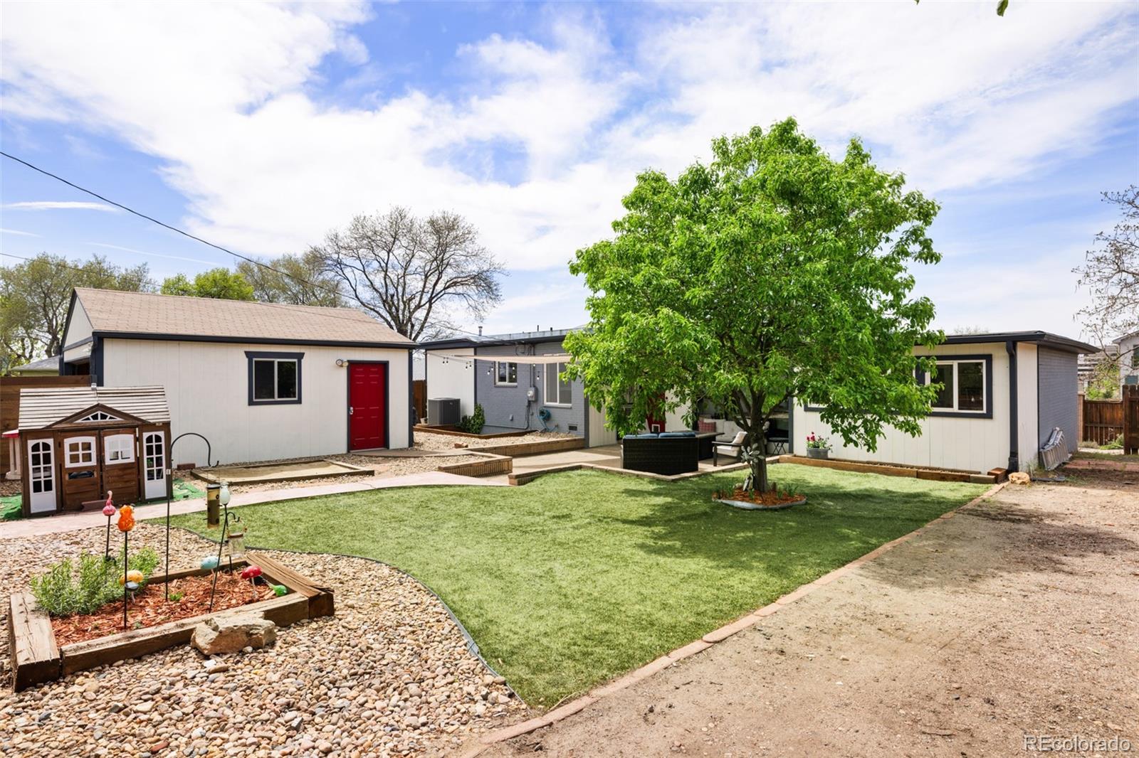 22 Colorado Boulevard