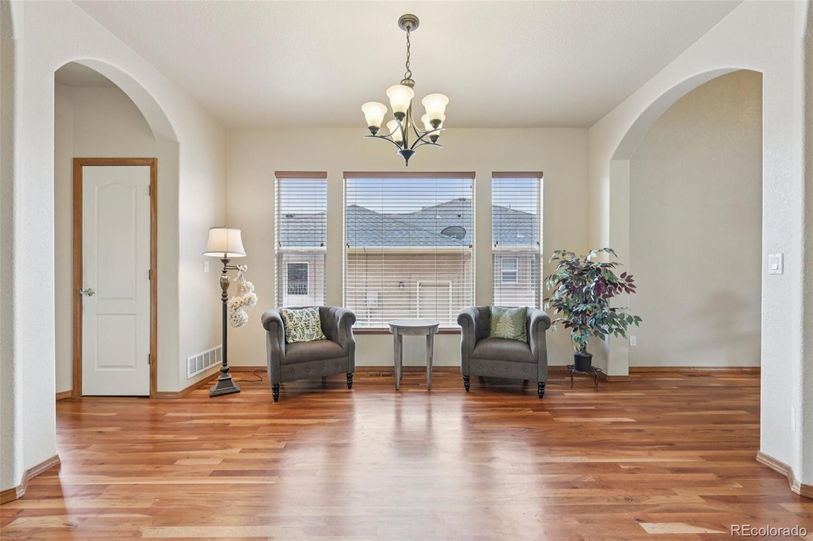 8746 Country Creek Trail