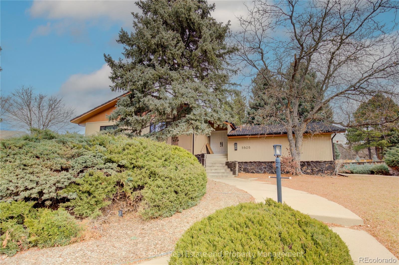 5505 S Emporia Circle