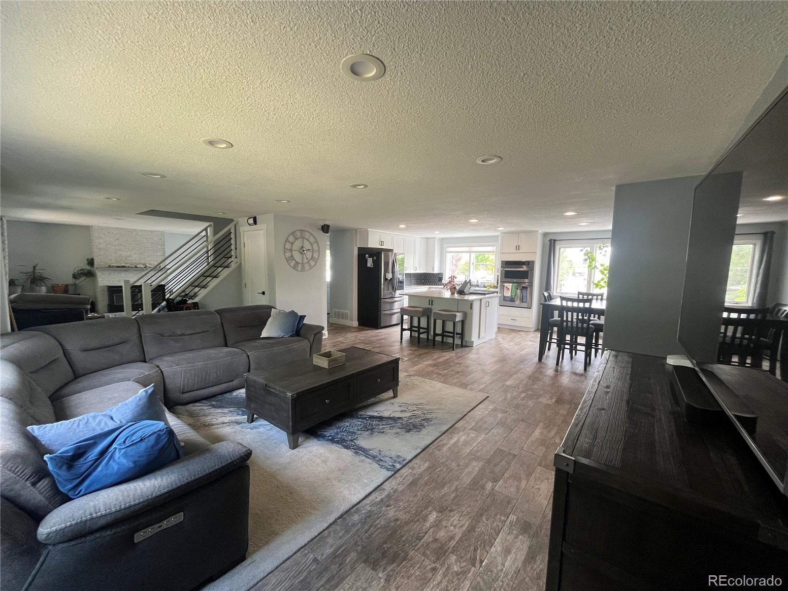 1158 E Easter Court
