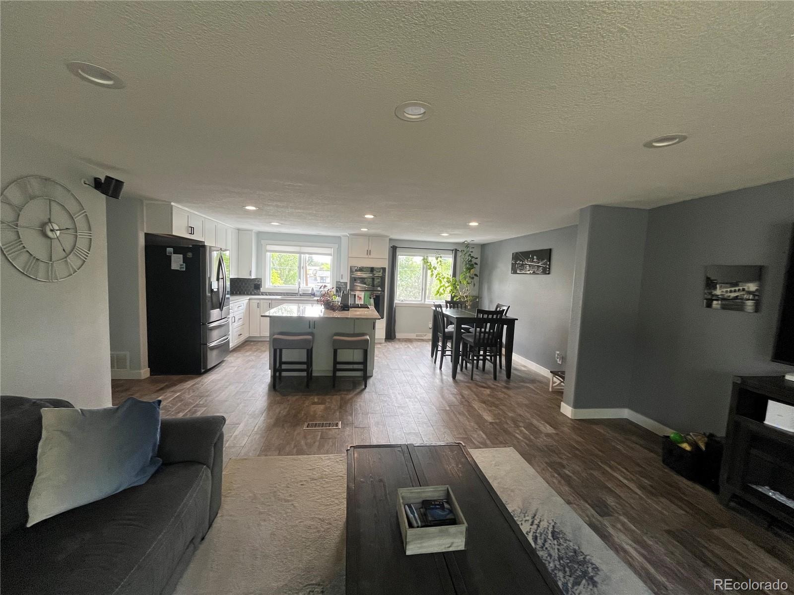 1158 E Easter Court