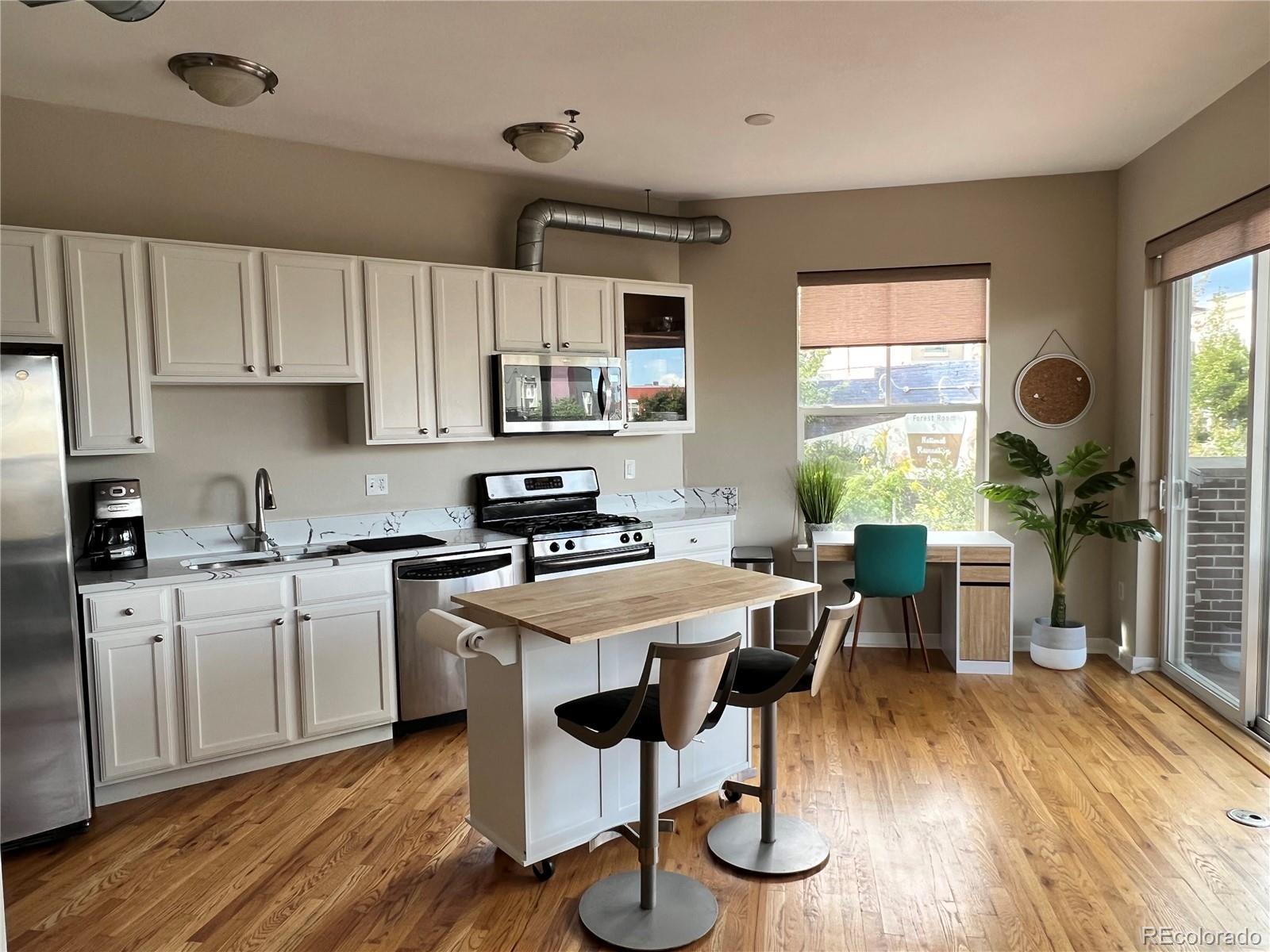 1441 CENTRAL 305