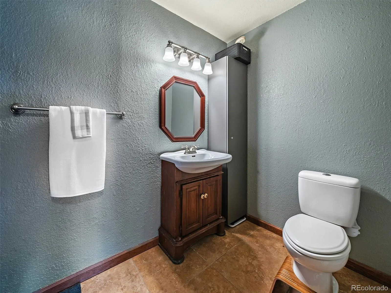 Conifer, Colorado 80433, United States, 3 Bedrooms Bedrooms, ,2 BathroomsBathrooms,Residential,Active,133940