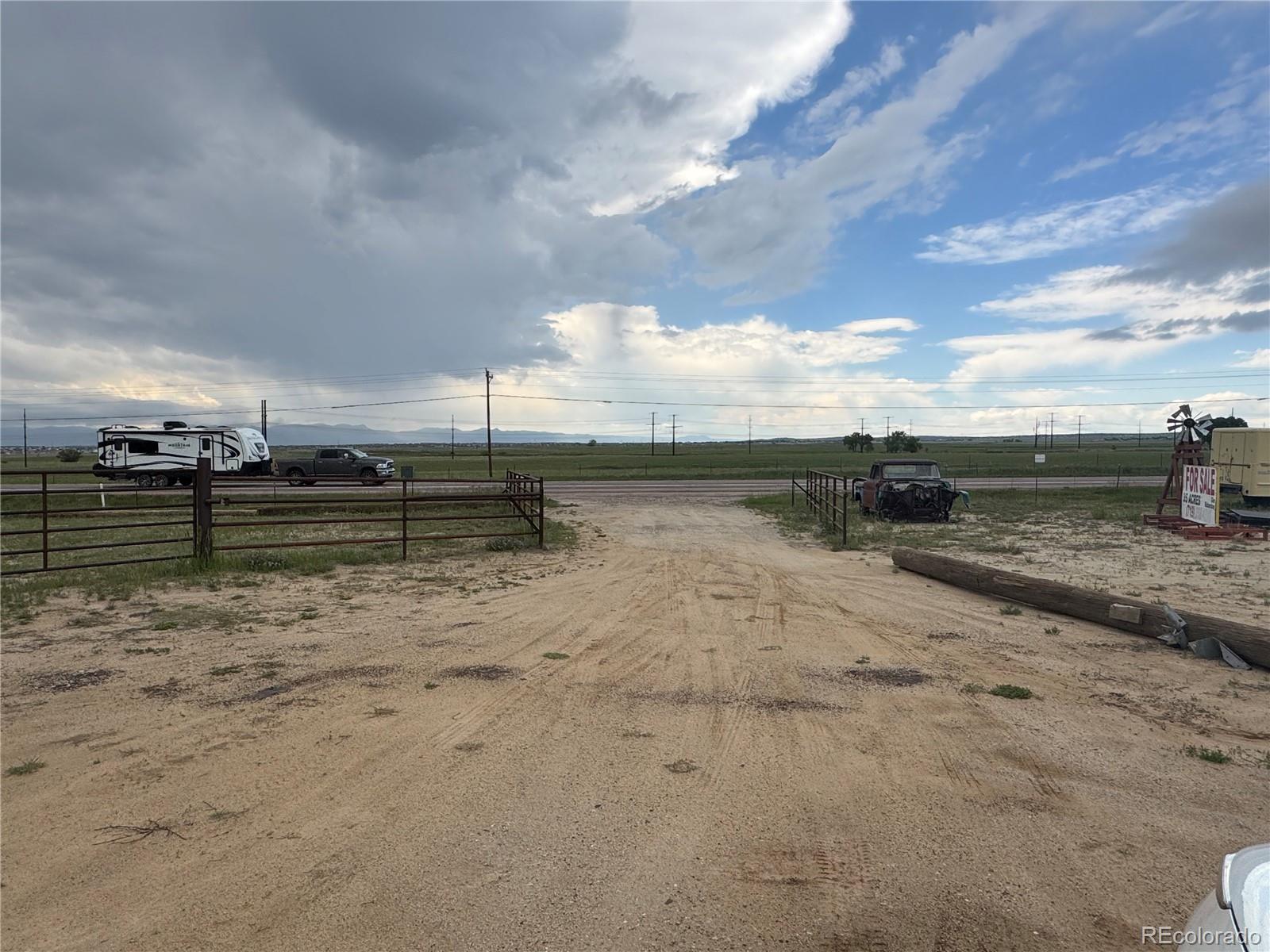 10985 E US Highway 24