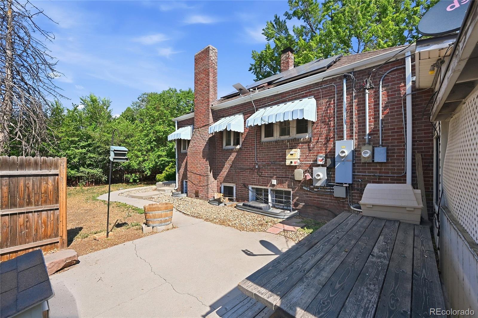 980 Benton Street 982