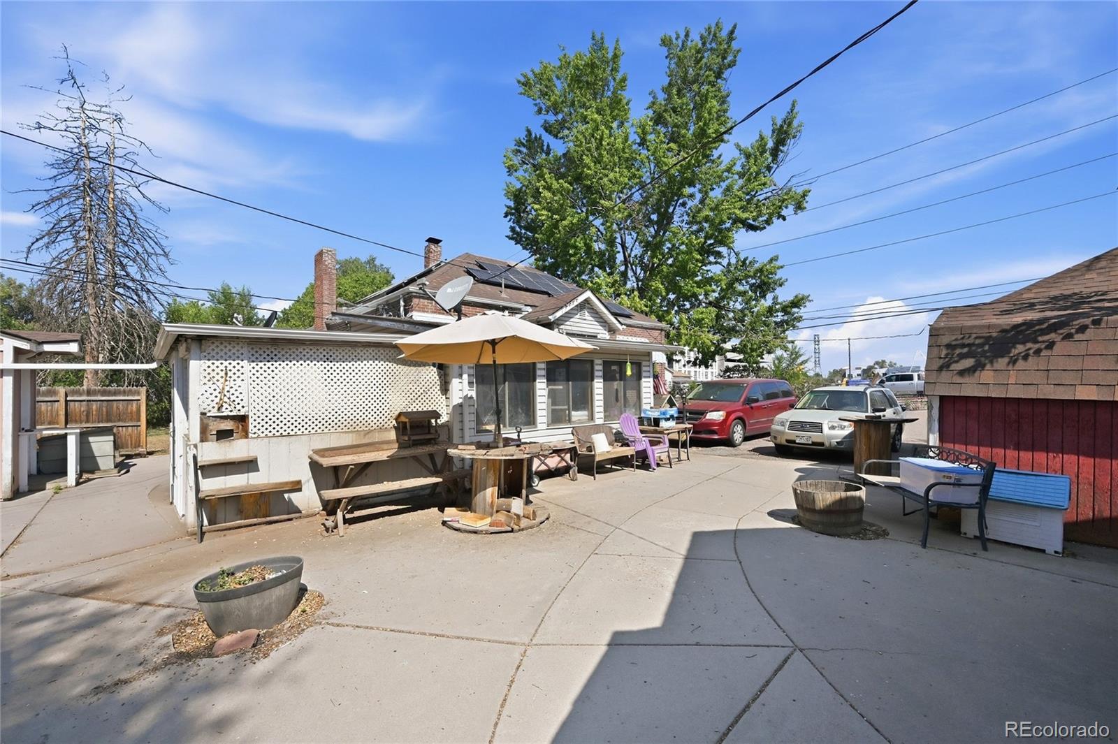 980 Benton Street 982