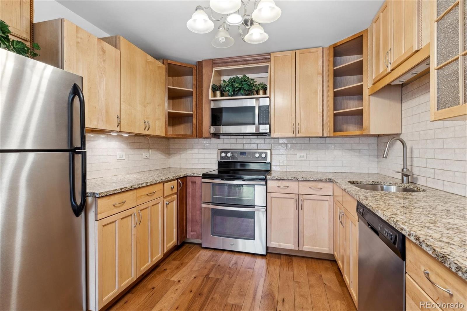 655 S Alton Way 6A