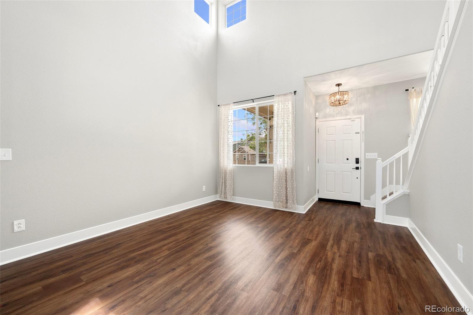 5227 Grosbeak Street
