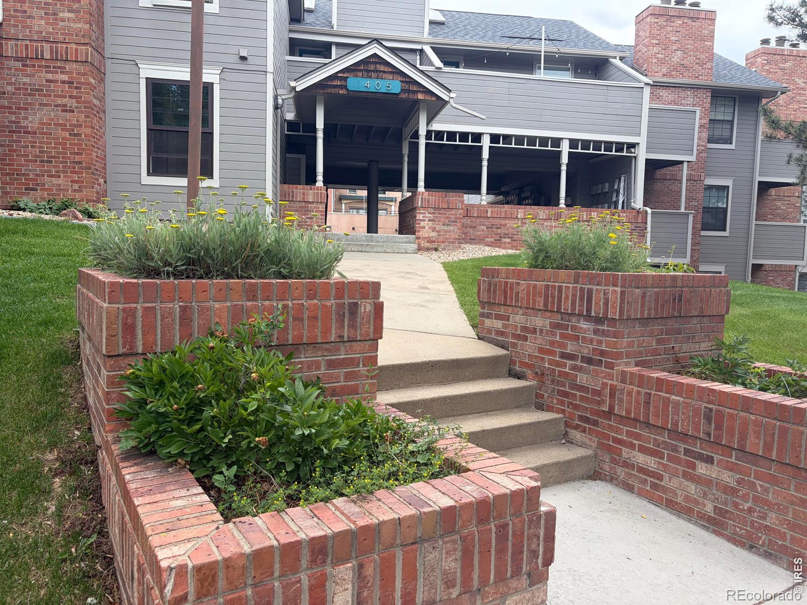 1405 Broadway 102