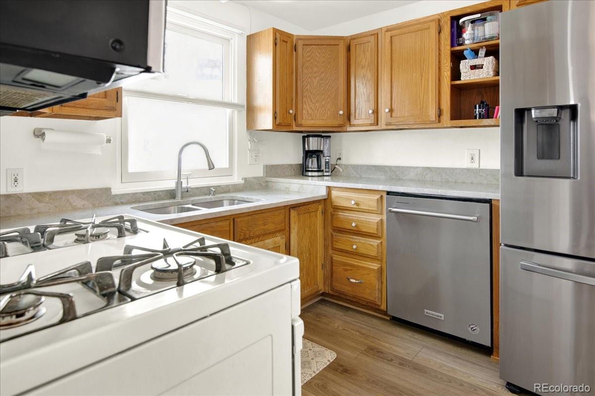 5211 Dover Street, Arvada, CO, 80002 3 5211 Dover Street