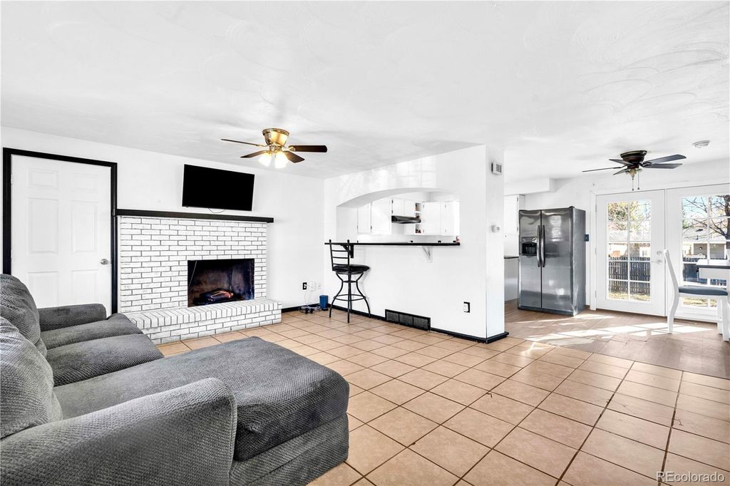 Photo of 631 Buchanan Lane, Longmont, CO 80504 (MLS # 7887594)