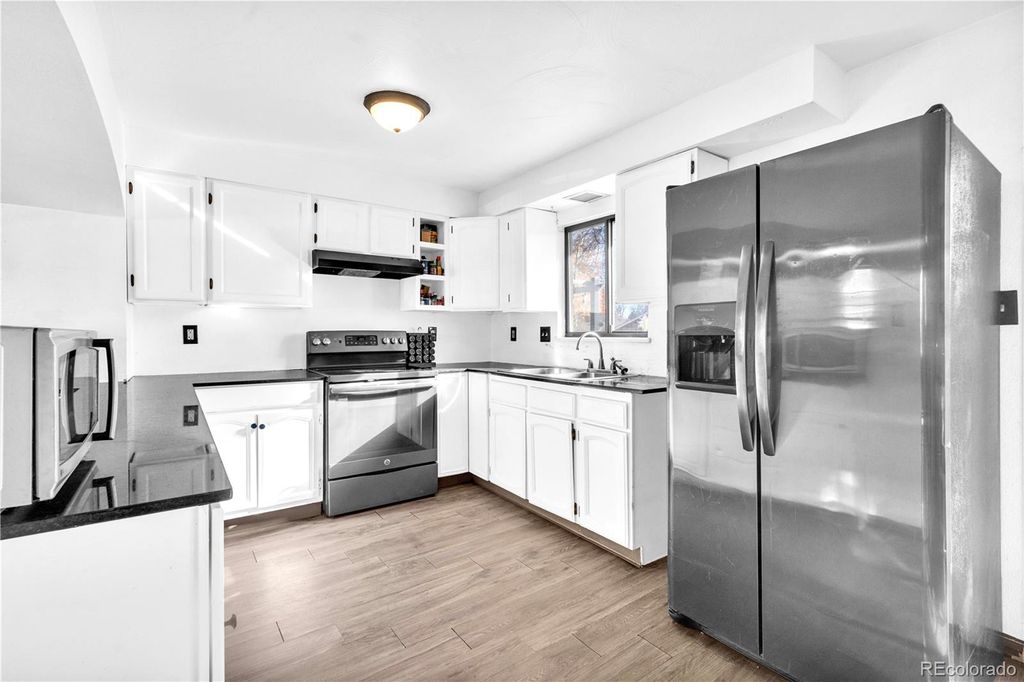 Photo of 631 Buchanan Lane, Longmont, CO 80504 (MLS # 7887594)