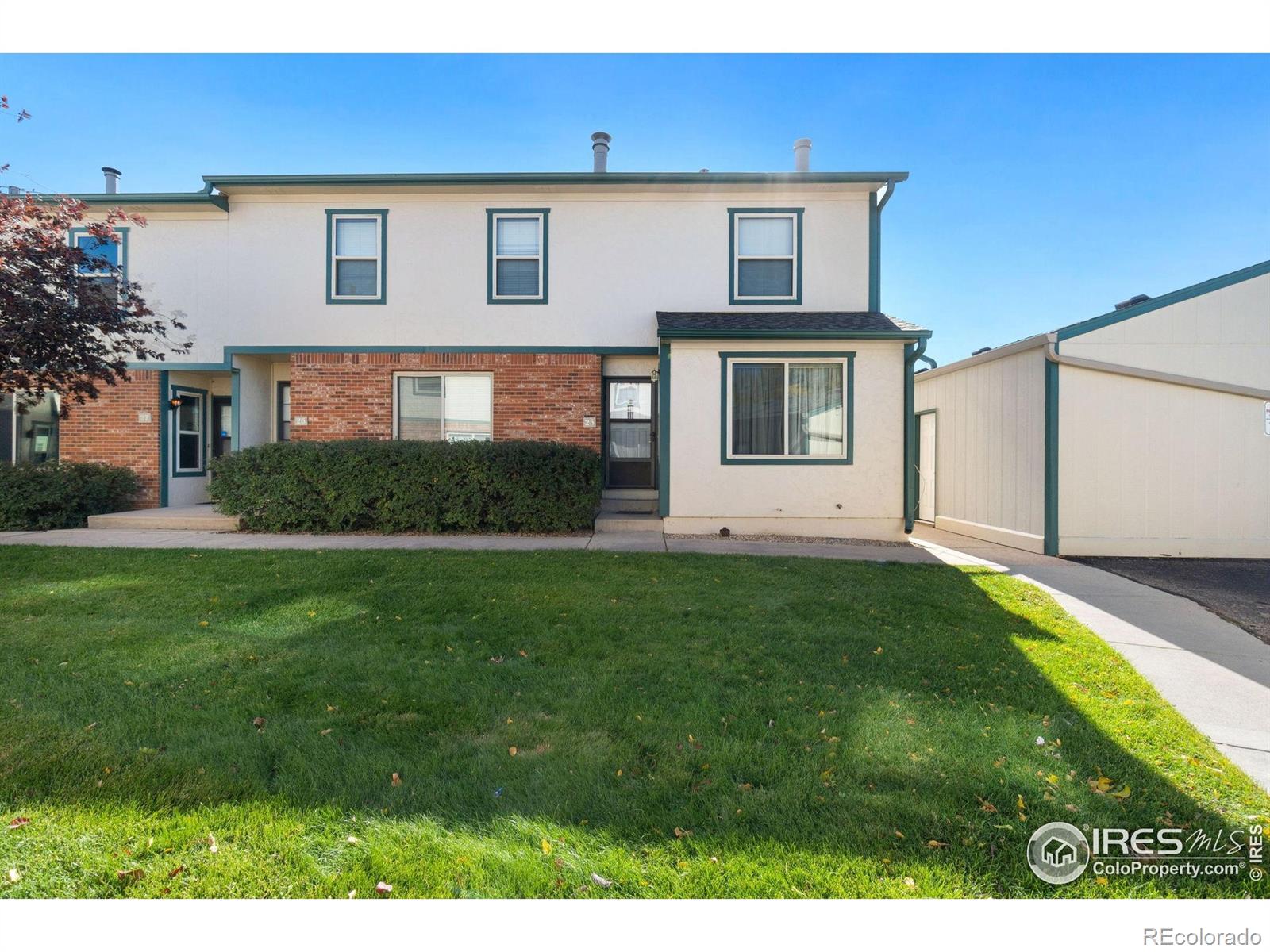 916 44th Ave Ct 25