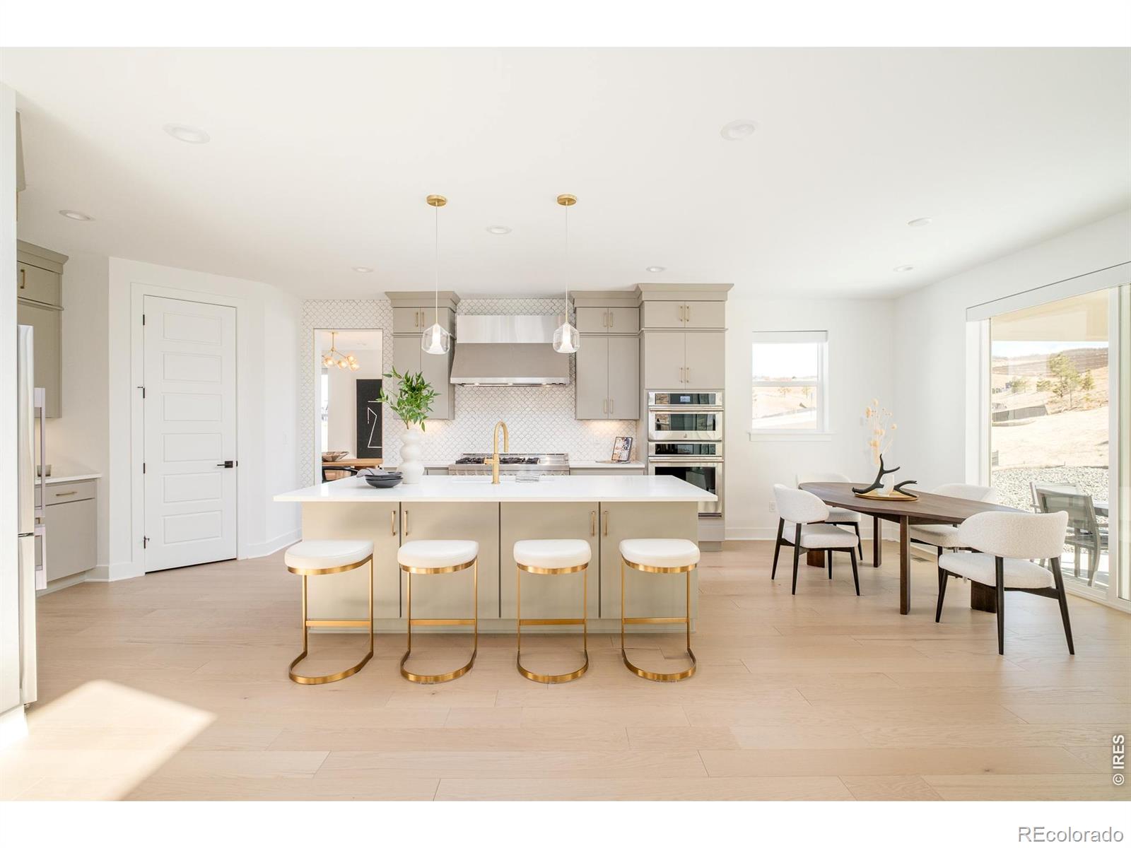 1158 Brotherton Point