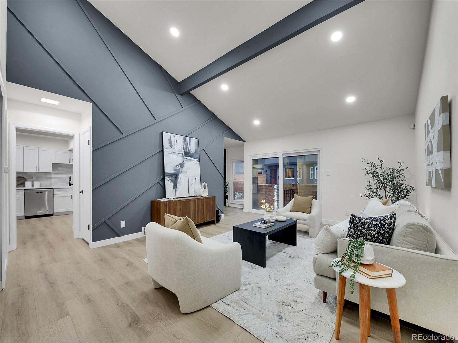 3532 S Hillcrest Drive 2