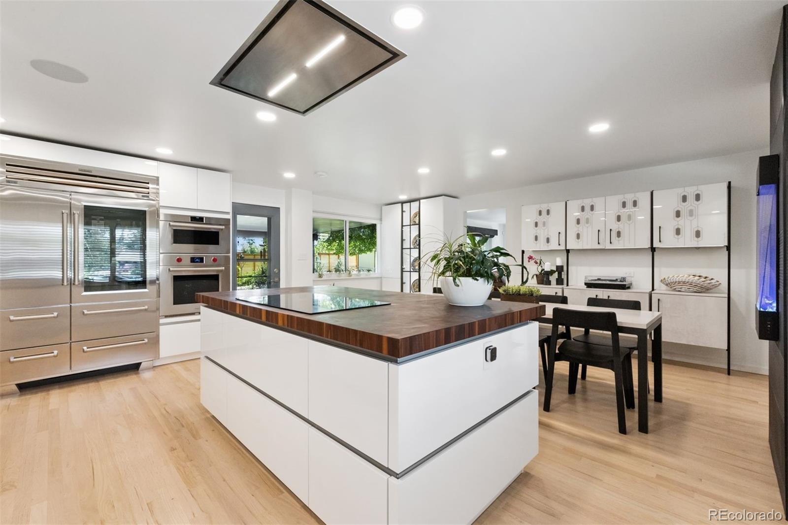 8612 W 69th Place