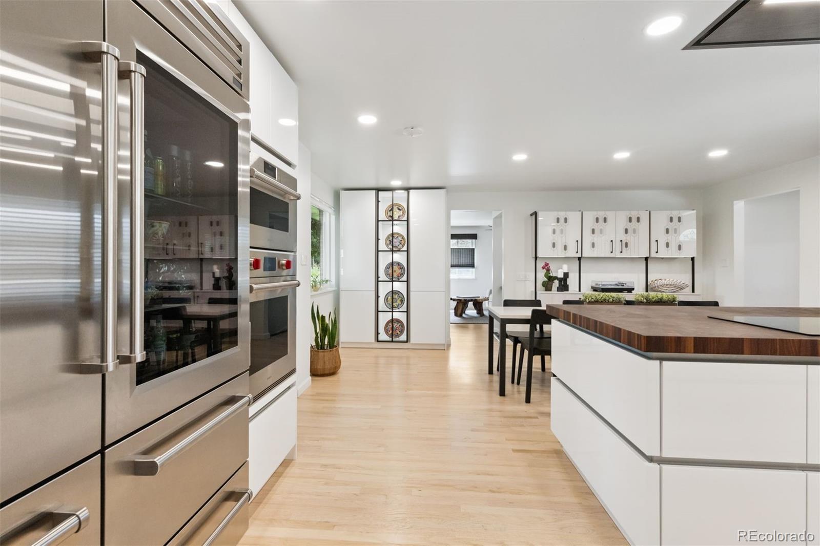 8612 W 69th Place