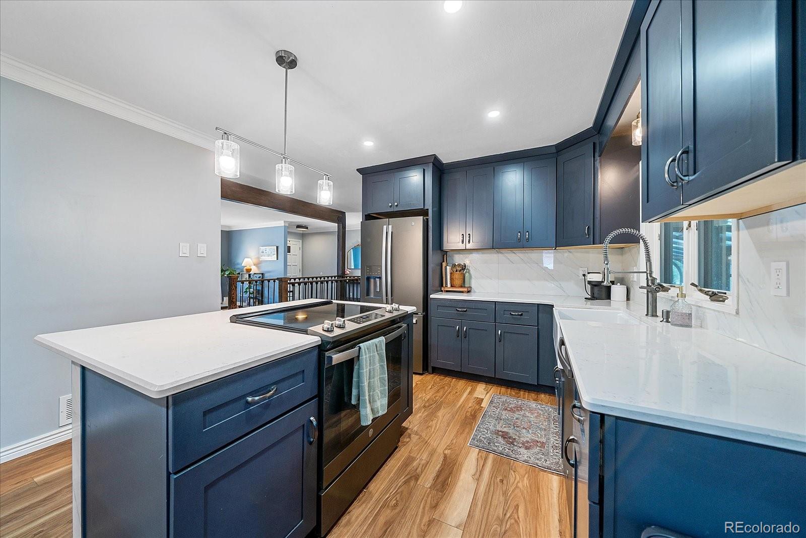 1809 S Van Gordon Court