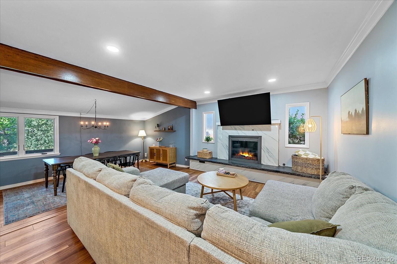 1809 S Van Gordon Court