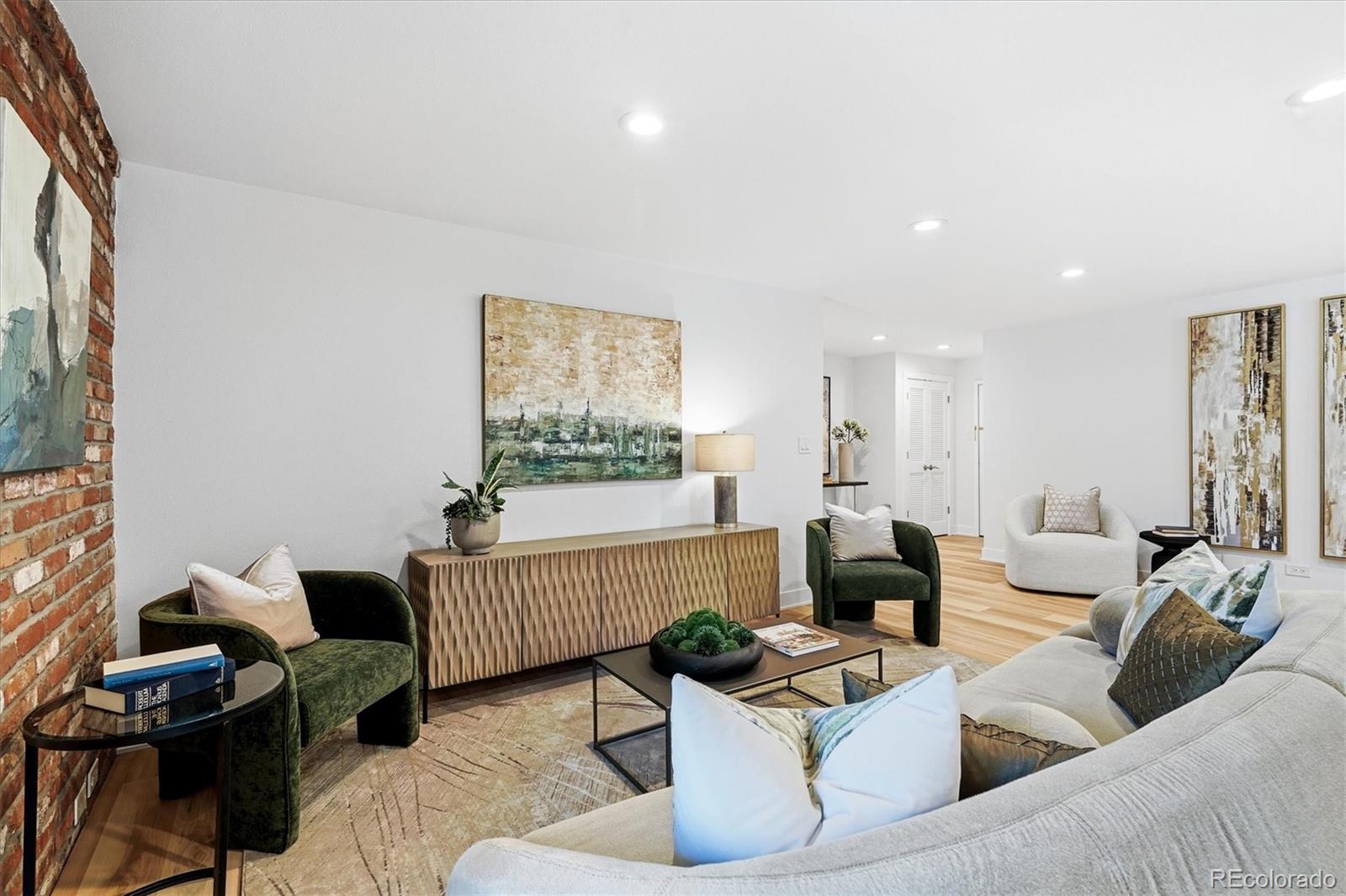 480 S Marion Parkway 104