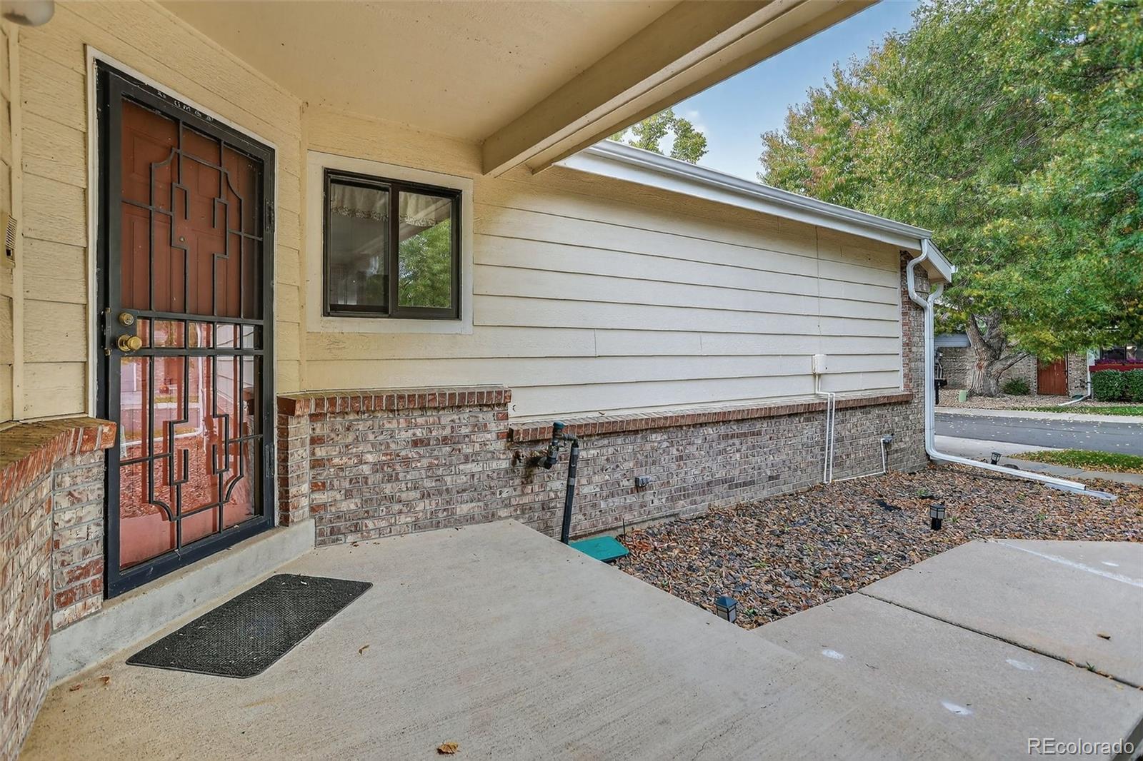 8040 E Dartmouth Avenue 16