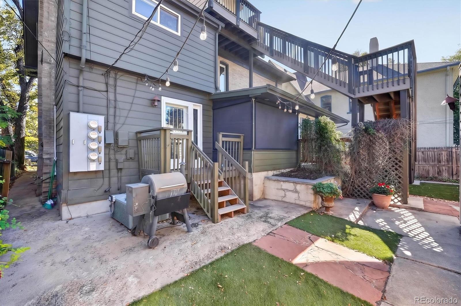 1061 N Emerson Street 201
