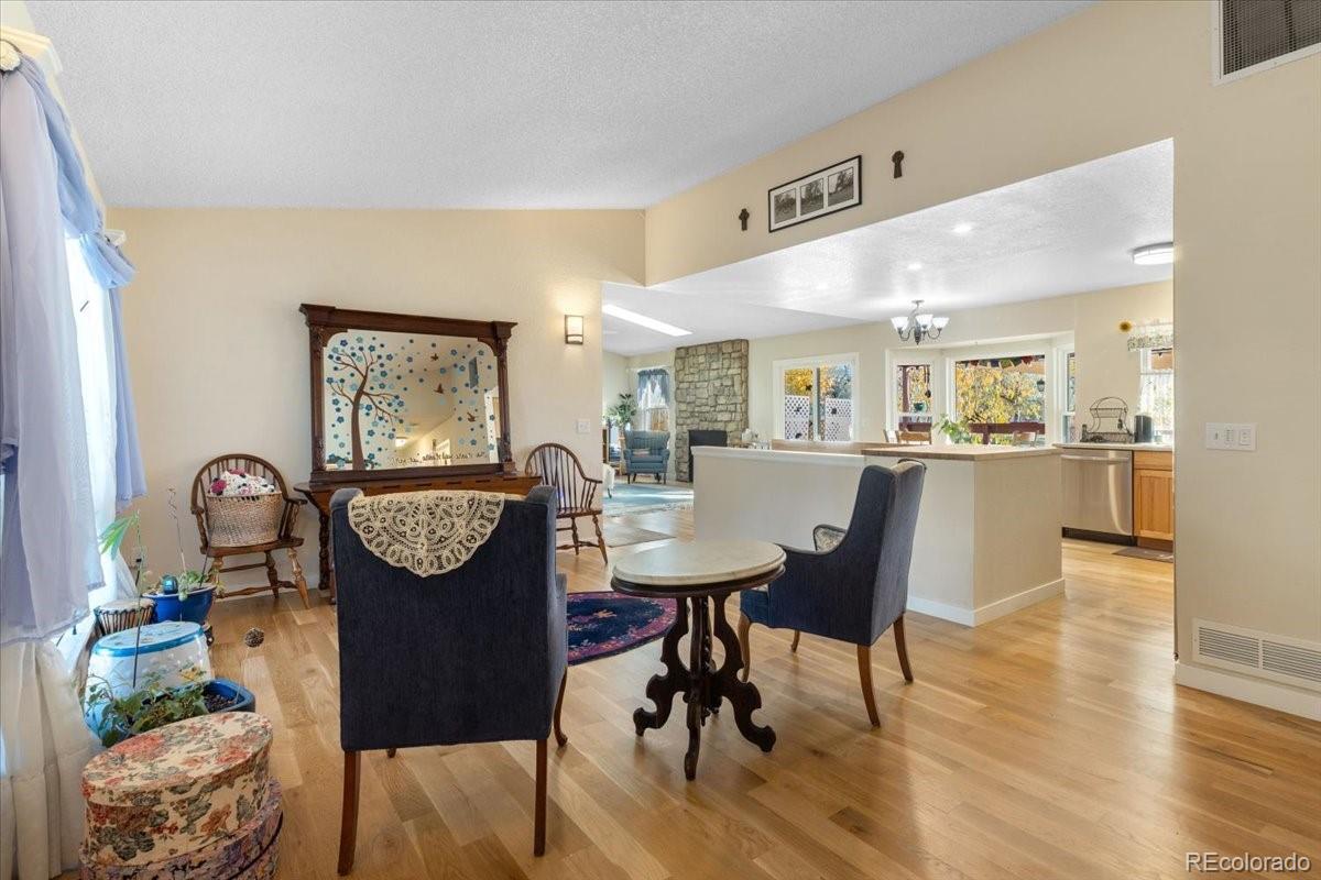 118 S Buchanan Court