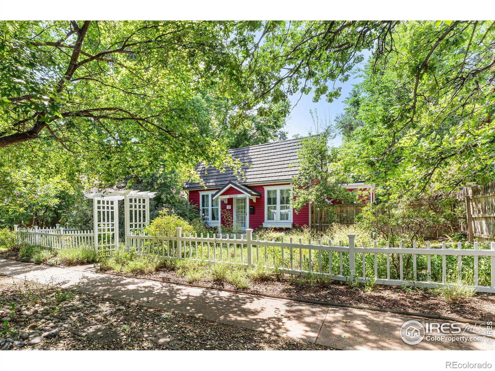 315 E Olive Street