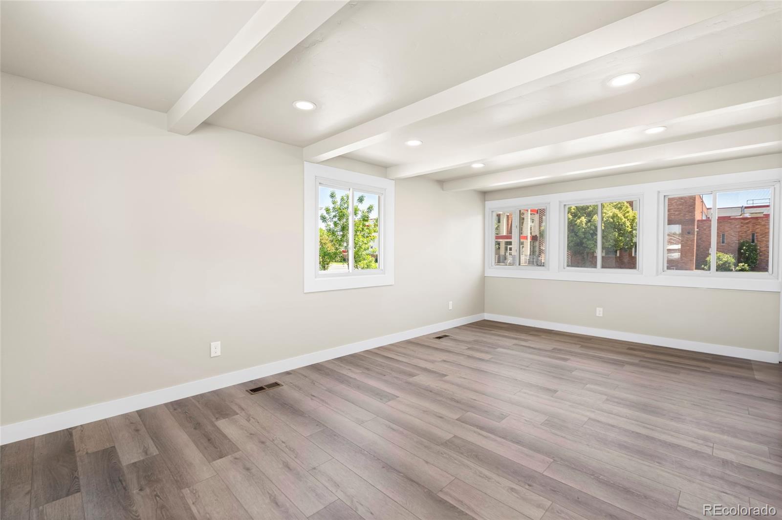 235 S 8th Avenue