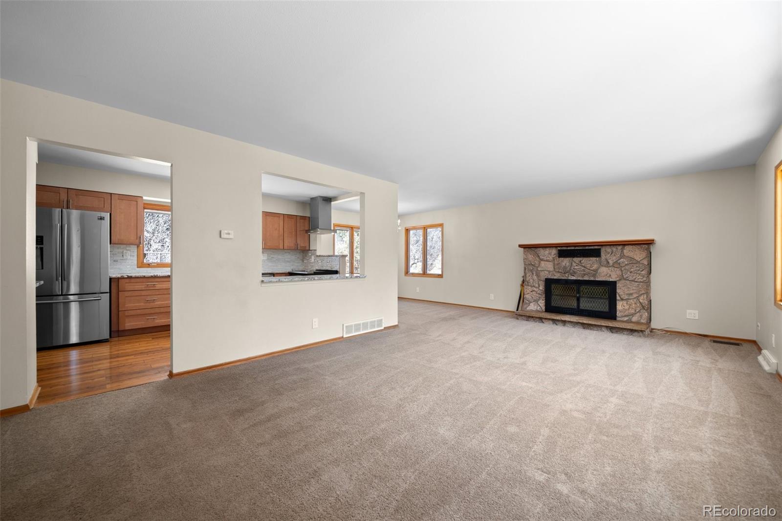 993 Fall River Road