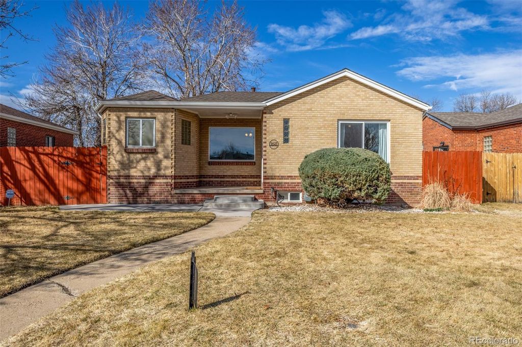 Photo of 3627 Leyden Street, Denver, CO 80207 (MLS # 8930250)