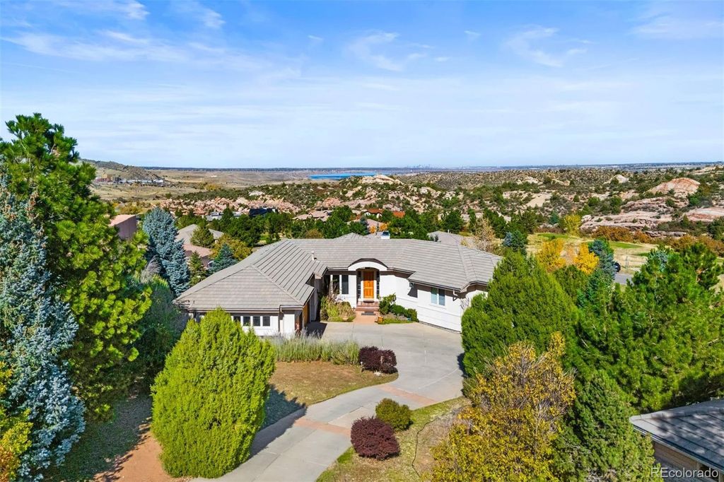 Photo of 11065 Elk Rest Run, Littleton, CO 80125 (MLS # 7731503)