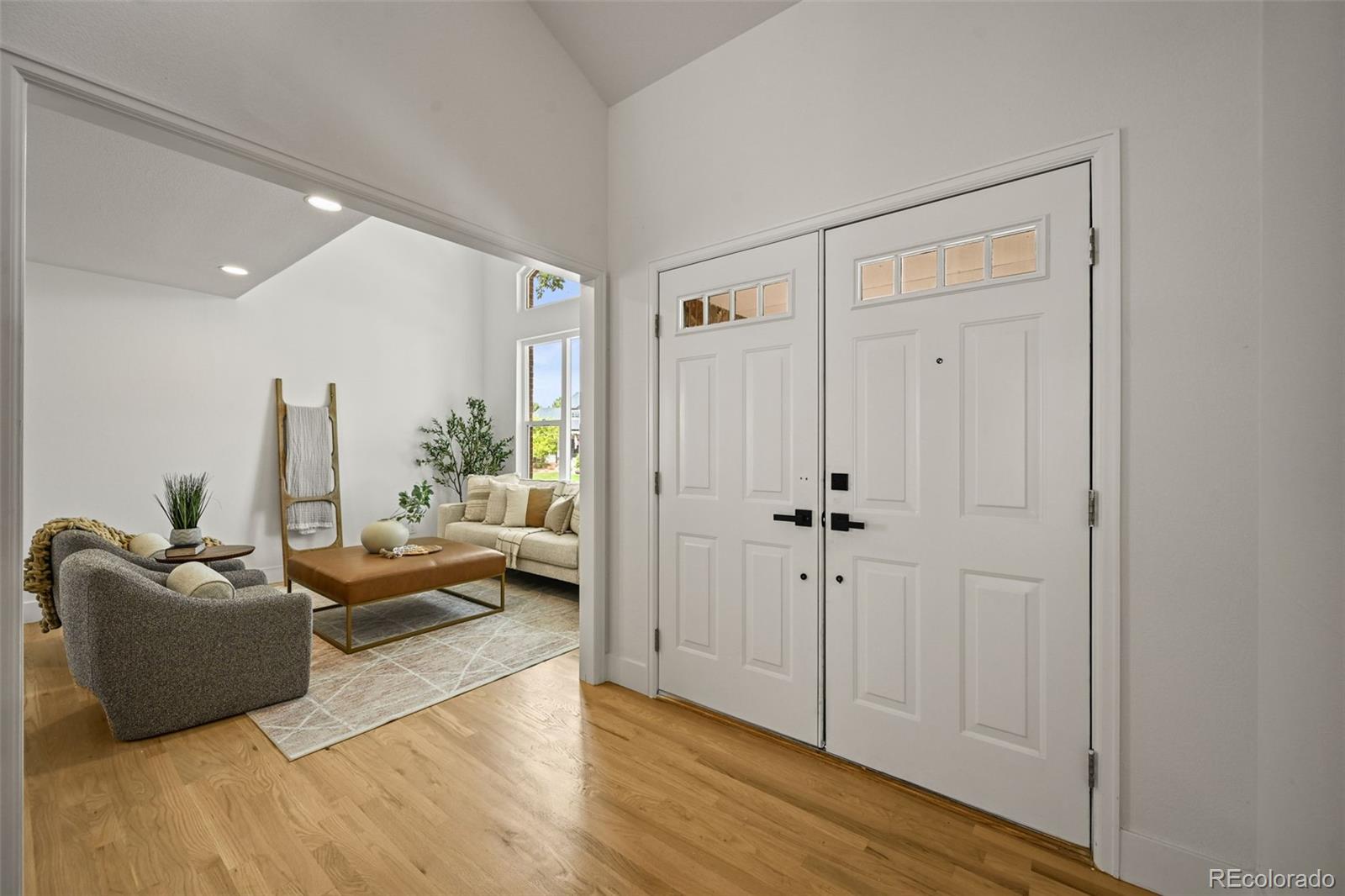 638 E Huntington Place