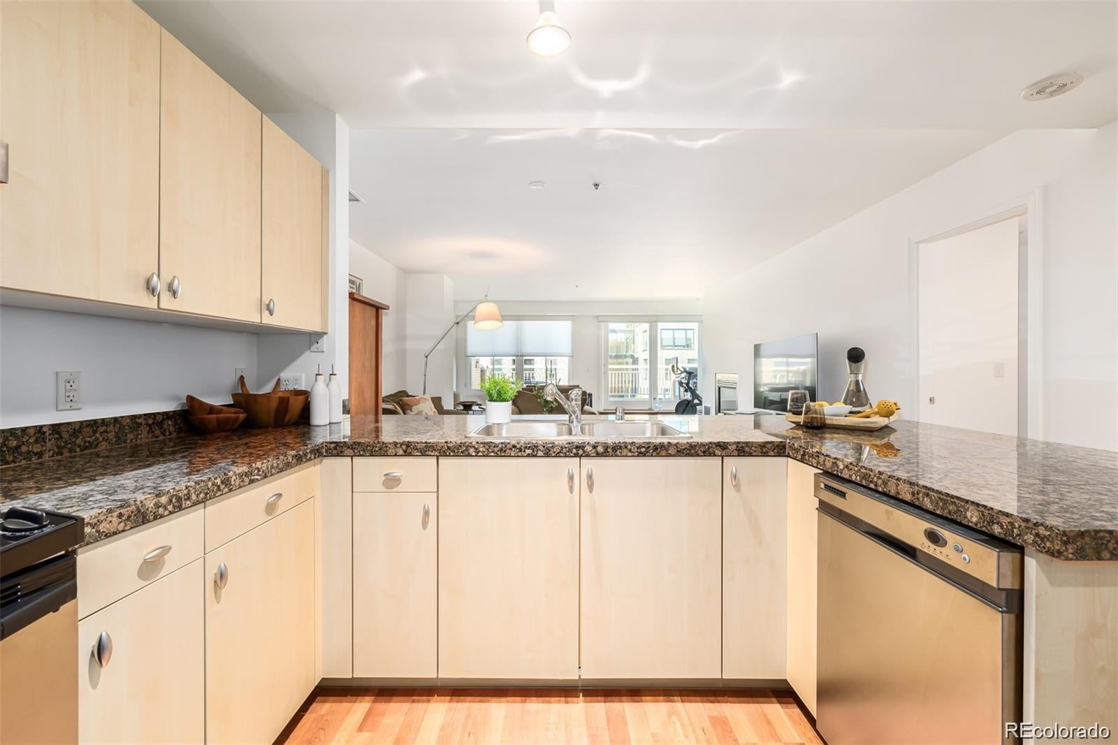 1560 Blake Street Unit 810, Denver, CO 80202 — MLS #6107778 — photo 18 of 48