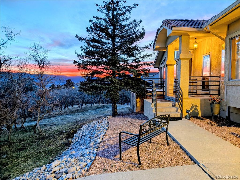 Photo of 390 Scrub Oak Circle, Monument, CO 80132 (MLS # 8375222)