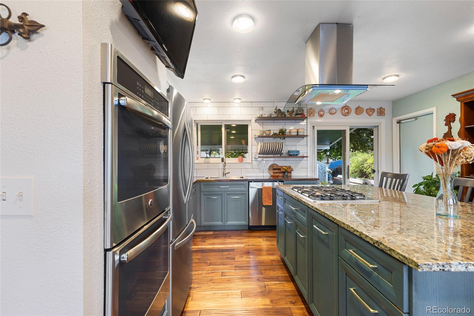 4329 S Alkire Street