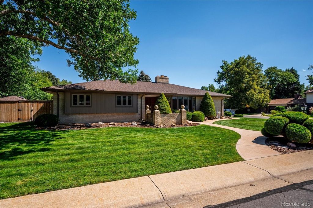 Photo of 2212 Ammons Street, Lakewood, CO 80214 (MLS # 4687119)