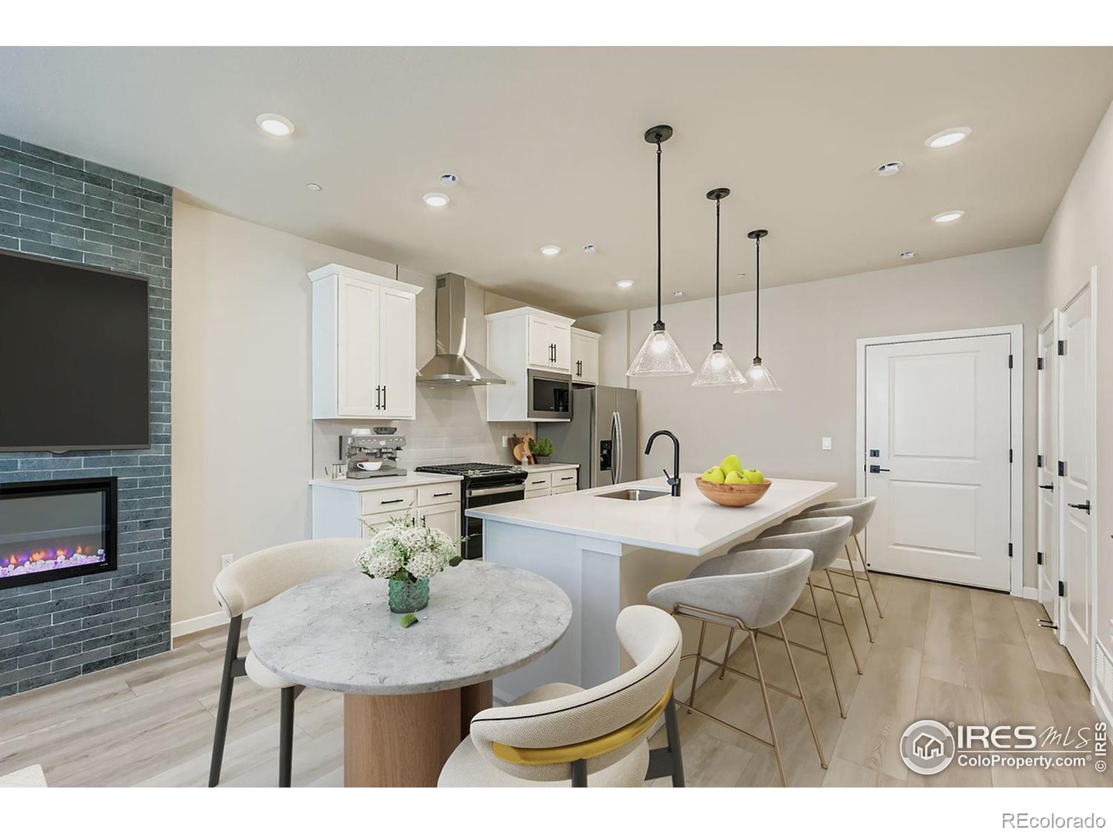 2809 Bear Springs Circle, Longmont, CO, 80503 3 2809 Bear Springs Circle