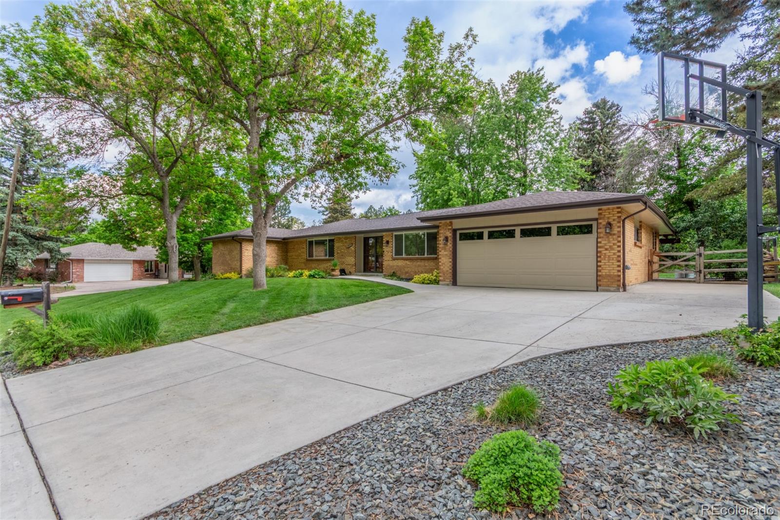 5890 W Quarles Drive