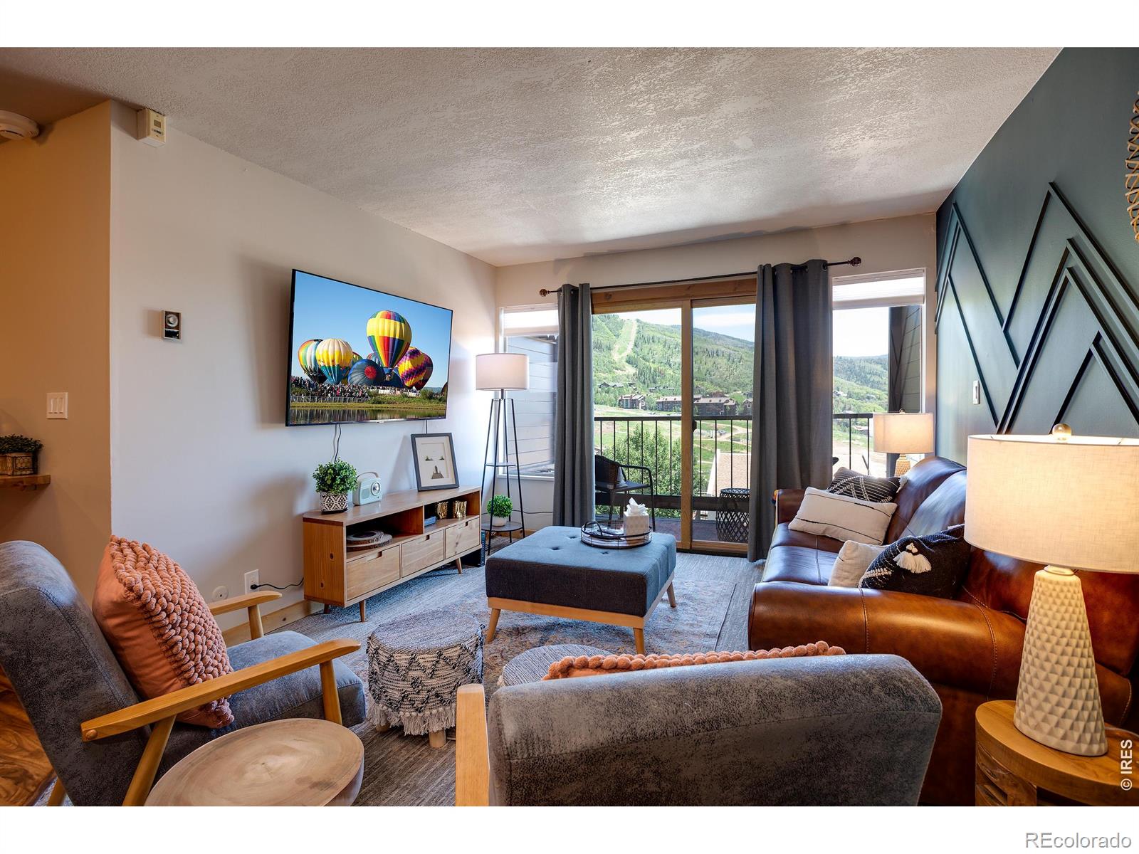 1805 River Queen Lane 206