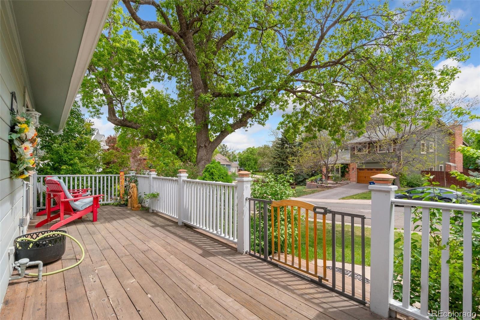 8200 S Locust Way